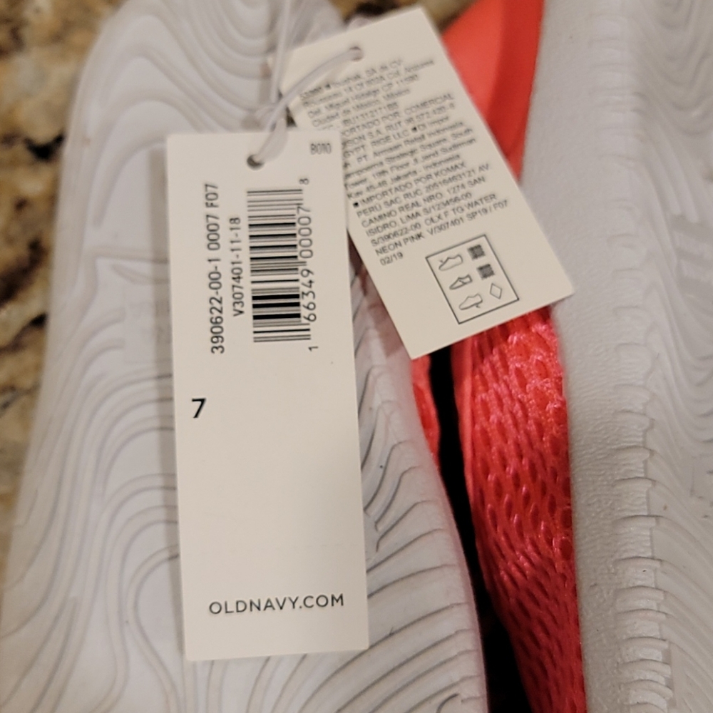 NWT Old Navy Mermaid 🧜‍♀️ water shoes - Picture 5 of 5